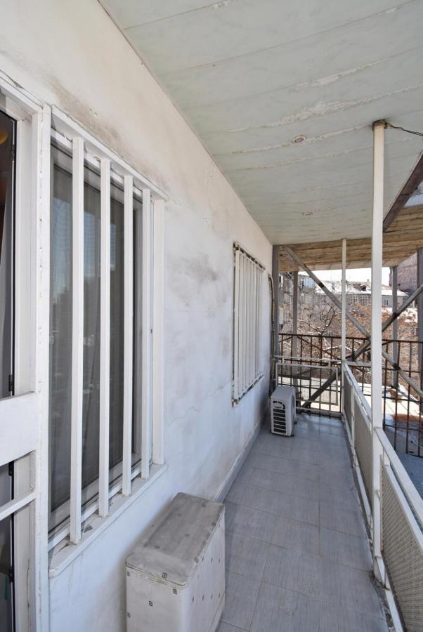 Прекрасная 4-Ех Комнатная Квартира В Самом Центре Erivan Exterior foto