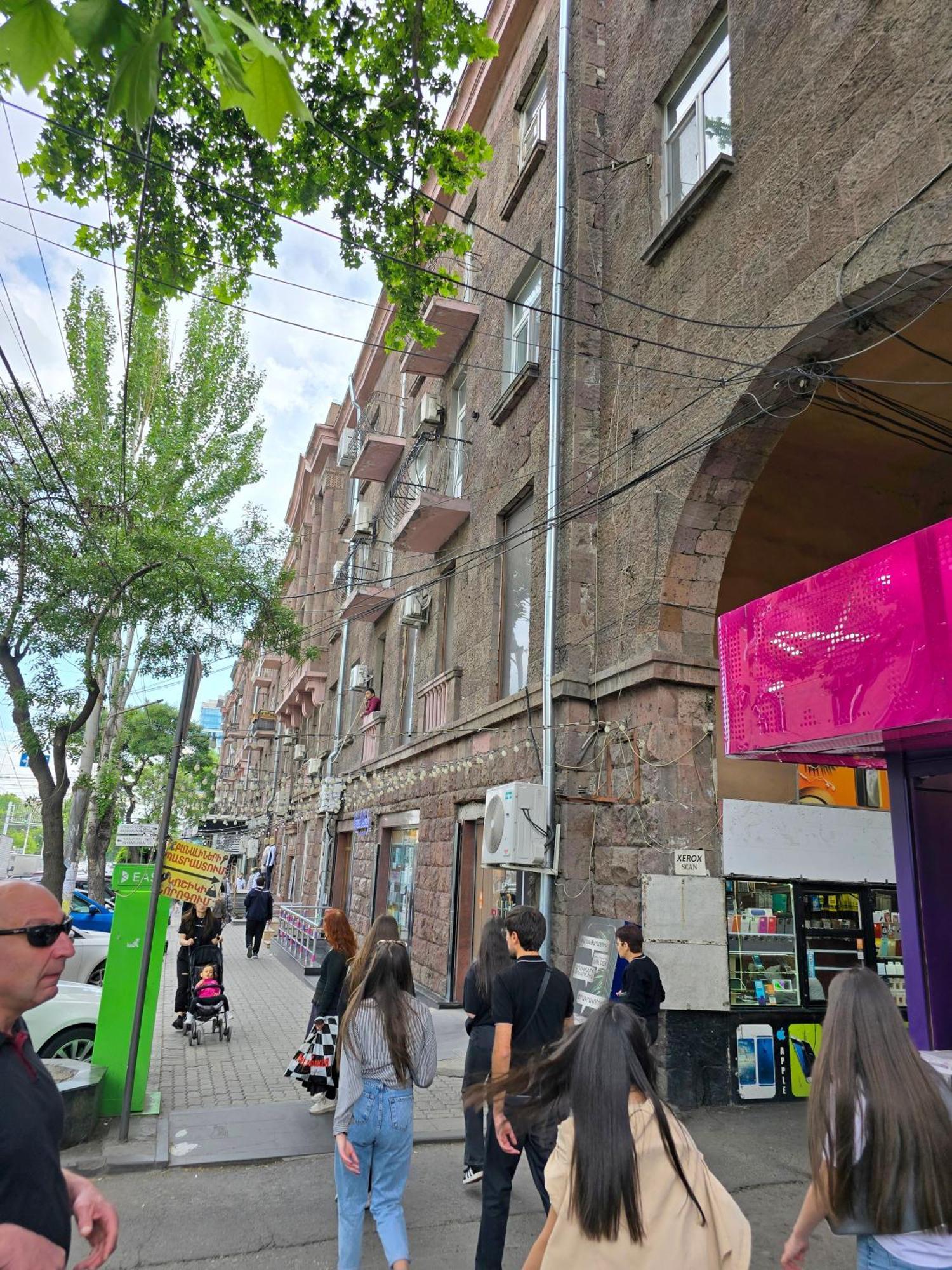 Прекрасная 4-Ех Комнатная Квартира В Самом Центре Erivan Exterior foto